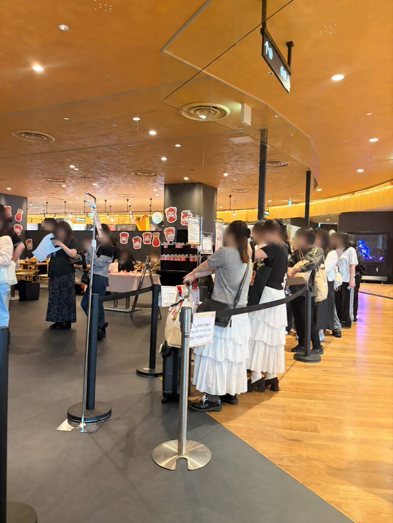 土曜日にできた入店待ちの列